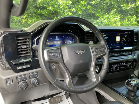 Used 2024 Chevrolet Silverado 1500 ZR2 w/ Technology Package AWD/4WD image 17