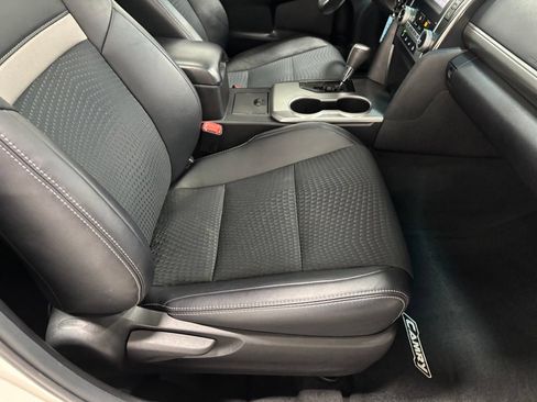 Used 2014 Toyota Camry SE FWD image 57