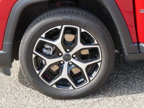 Used 2025 Jeep Compass Limited AWD/4WD image 15