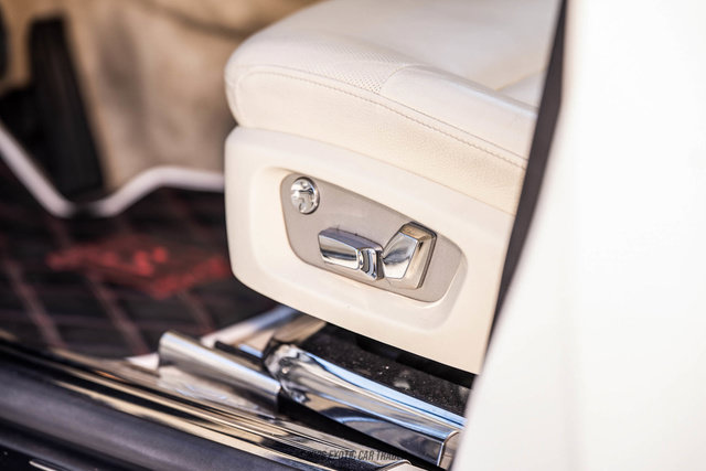 Used 2013 Rolls-Royce Ghost RWD image 40