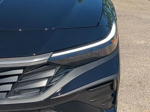 New 2025 Hyundai Elantra SEL FWD image 10
