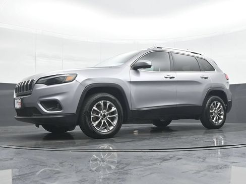 Used 2019 Jeep Cherokee Latitude Plus AWD/4WD image 26