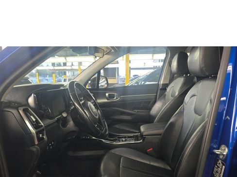 Used 2022 Kia Sorento SX image 3