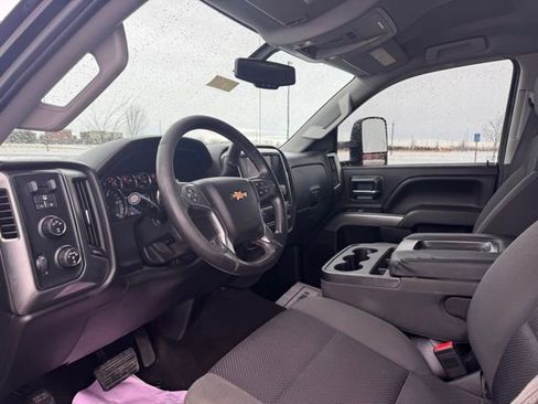 Used 2015 Chevrolet Silverado 2500 LT w/ LT Convenience Package image 9