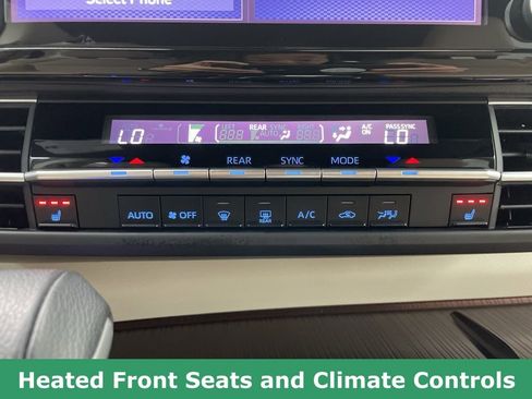 Used 2023 Toyota Sienna XLE image 33