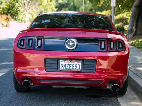 Used 2013 Ford Mustang Coupe image 8
