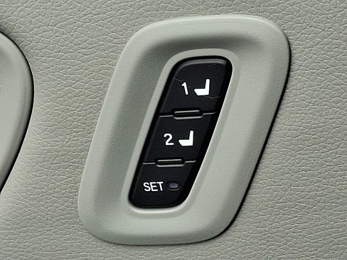 Certified 2025 Honda Pilot Elite image 30