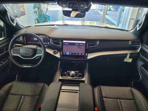 New 2026 Jeep Grand Wagoneer Limited AWD/4WD image 13
