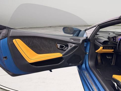 Used 2020 Lamborghini Huracan EVO RWD image 51