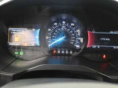 Used 2020 Ford Edge Titanium w/ Class II Trailer Tow Package AWD/4WD image 10