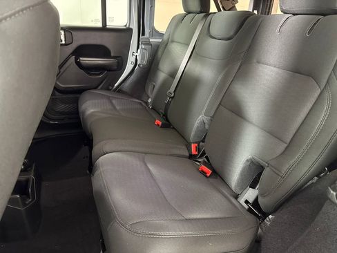Used 2020 Jeep Wrangler Unlimited Sport S image 12