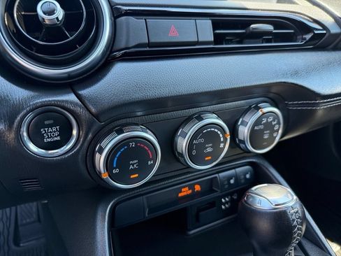 Used 2022 MAZDA MX-5 Miata Grand Touring w/ Weather Package RWD image 17