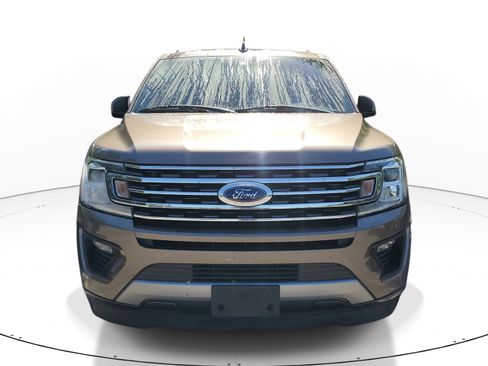 Used 2018 Ford Expedition Max XLT w/ Equipment Group 202A RWD image 2