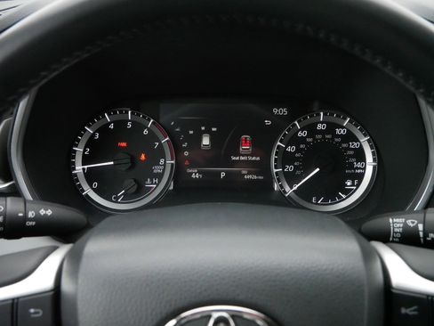 Certified 2023 Toyota Highlander XLE image 21