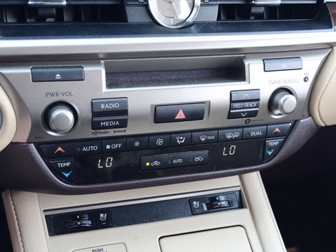 Used 2017 Lexus ES 350 w/ Premium Package FWD image 27