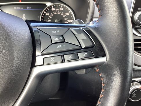 Used 2023 Nissan Altima 2.5 SR FWD image 6