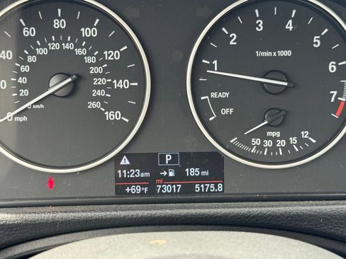 Used 2017 BMW 320i Sedan RWD image 17