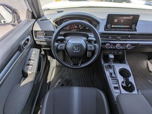 Used 2025 Honda Civic Sport image 15