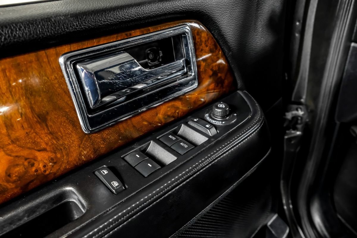 Used 2016 Lincoln Navigator Select RWD image 36
