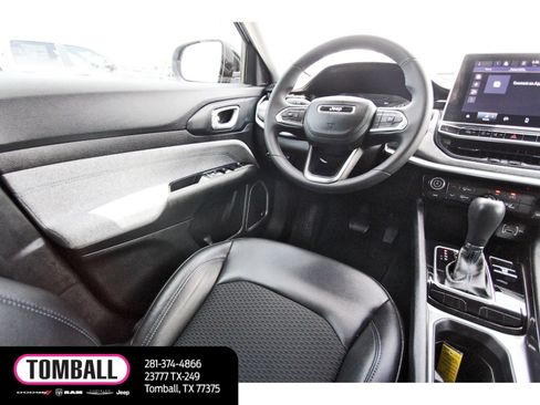 Used 2022 Jeep Compass Latitude w/ Sun and Sound Group FWD image 9