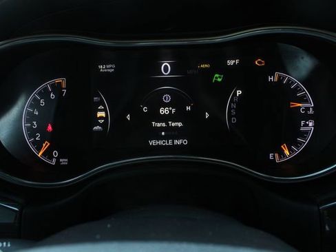 Used 2015 Jeep Grand Cherokee Overland AWD/4WD image 10