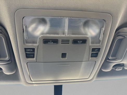 Used 2016 Toyota Camry SE w/ Moonroof Package FWD image 25