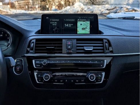 Used 2018 BMW M2 image 18