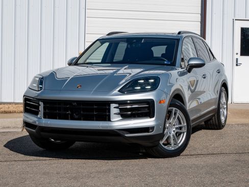 Certified 2024 Porsche Cayenne w/ Premium Package Plus (PFM) image 1