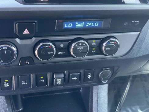 Used 2023 Toyota Tacoma TRD Off-Road image 13