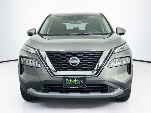 Used 2023 Nissan Rogue SV AWD/4WD image 2