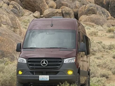 Used 2024 Mercedes-Benz Sprinter 2500 image 24
