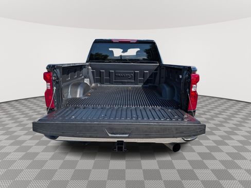 Used 2025 Chevrolet Silverado 2500 LT w/ Convenience Package AWD/4WD image 12