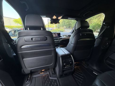 Used 2024 BMW X7 M60i w/ Executive Package AWD/4WD image 20