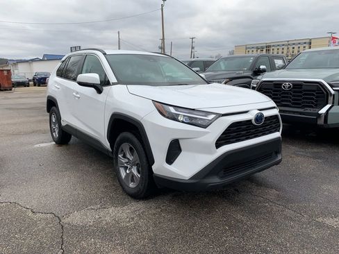 Used 2023 Toyota RAV4 XLE image 2