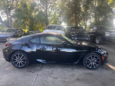 Used 2023 Toyota GR86 RWD image 7