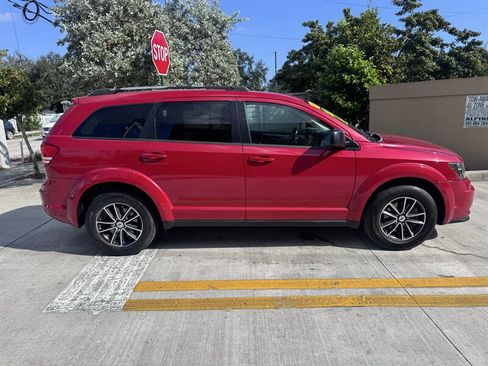 Used 2018 Dodge Journey SE w/ Connectivity Group image 4