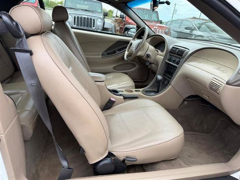 Used 2003 Ford Mustang Convertible RWD image 12