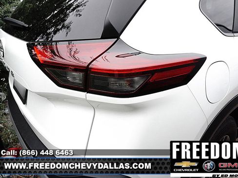Used 2023 Nissan Rogue S FWD image 9