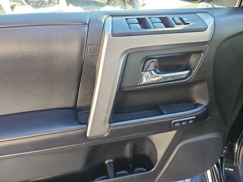 Used 2017 Toyota 4Runner Limited image 12