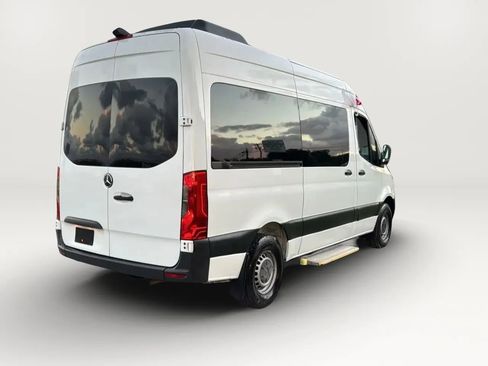 Used 2019 Mercedes-Benz Sprinter 2500 image 7