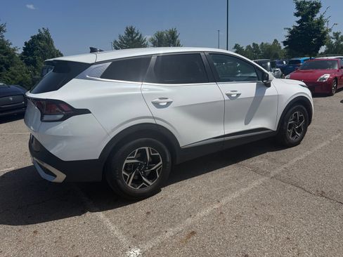 Used 2023 Kia Sportage LX FWD image 5