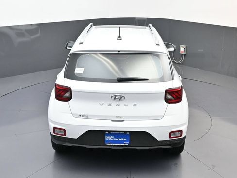 Certified 2026 Hyundai Venue SEL FWD image 19