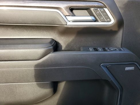 Used 2026 Chevrolet Silverado 1500 LTZ w/ LTZ Premium Package AWD/4WD image 17