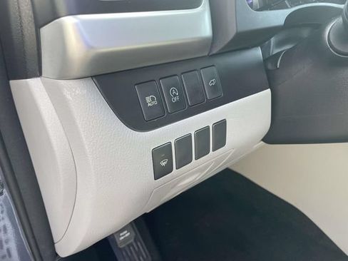 Used 2018 Toyota Highlander XLE AWD/4WD image 26