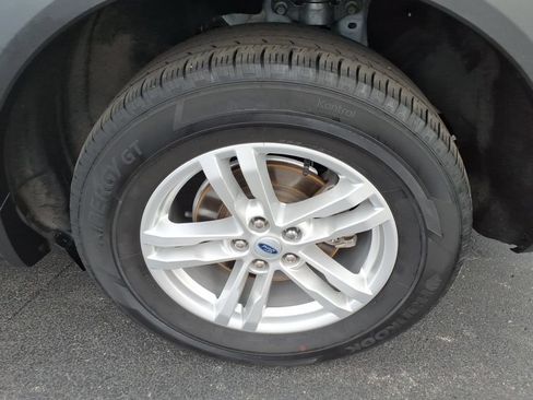 Used 2023 Ford Explorer XLT w/ Class IV Trailer Tow Package AWD/4WD image 7
