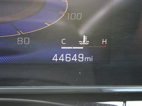 Used 2024 Chevrolet Trax RS w/ Sunroof Package FWD image 19
