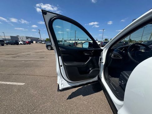 Used 2020 Jaguar F-PACE Premium AWD/4WD image 17