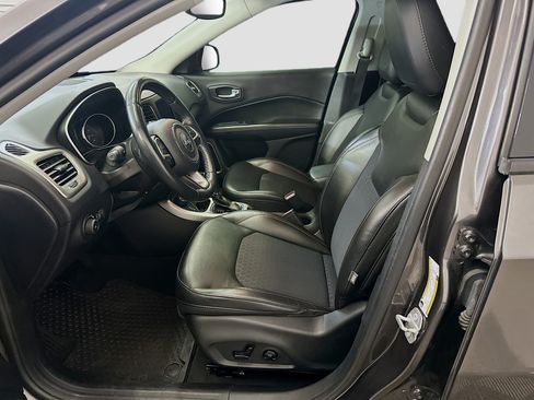 Used 2018 Jeep Compass Latitude w/ Popular Equipment Group AWD/4WD image 13