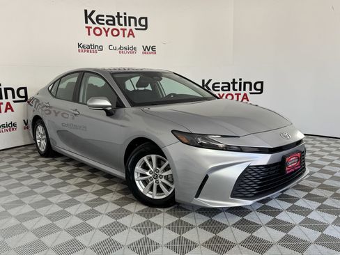 Certified 2025 Toyota Camry LE FWD image 3