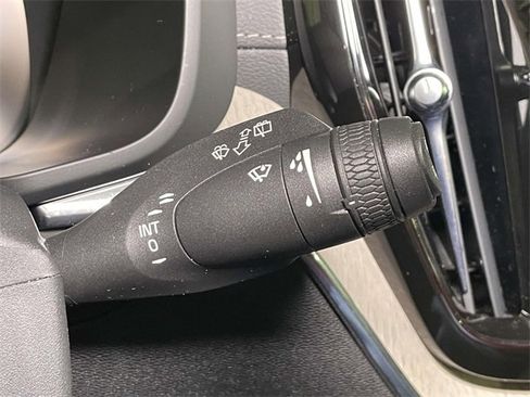 Used 2021 Volvo XC60 T5 Inscription w/ Protection Package Premier image 34